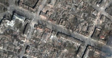 Russia annuncia ‘tregua’ la Mariupol. Foto e video: devastazione della città vista dal satellite