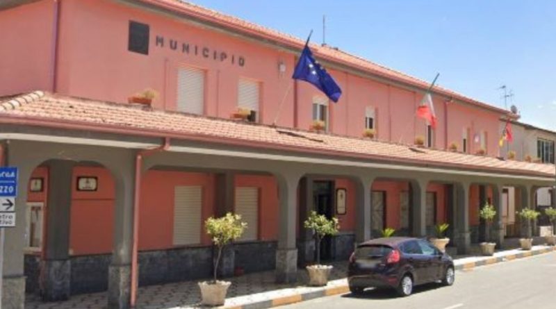 Messina, “infiltrazioni mafiose in due comuni”: 7 ordinanze, tra gli arrestati anche sindaco e sua vice