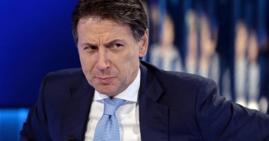 “È grave che si intrometta”. Conte a gamba tesa contro Draghi