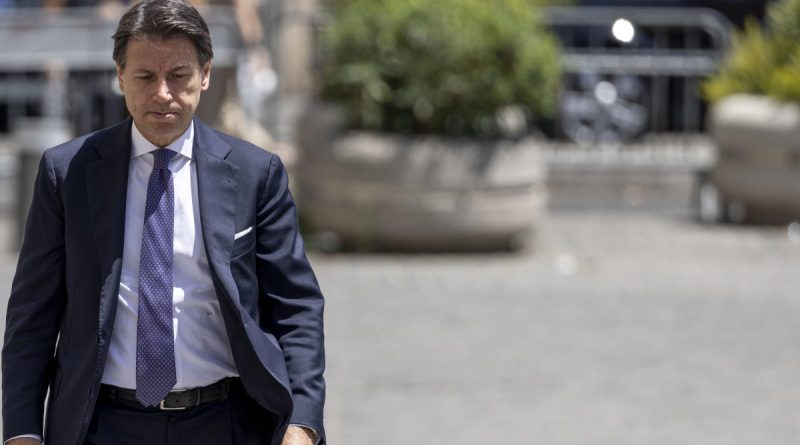 Crisi governo, voto di fiducia:  172 sì, 39 contrari. Tutti assenti i 5S. Draghi al Quirinale. La diretta