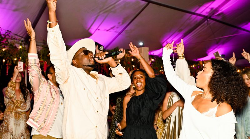 Wyclef Jean ha dato il via alla festa alla seconda cena annuale di Tod’s sulla spiaggia di East Hampton