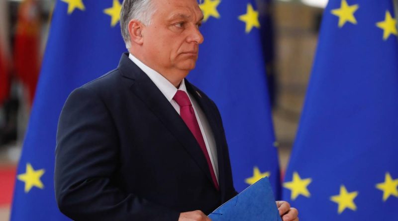Orbán torna a sfidare l’Ue: “Non mescoliamo le razze”