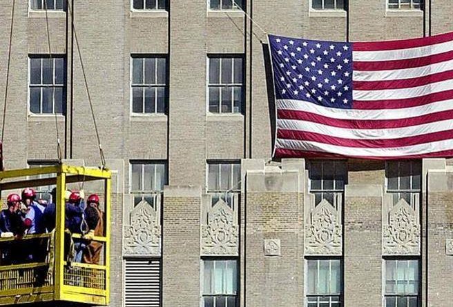 Pil Usa, nuovo calo a  -0,9% Stati Uniti tecnicamente in  recessione. La Fed alza i tassi