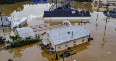 Emergenza inondazioni in Ketucky: l’acqua fino ai tetti. Tra le vittime 6 bambini