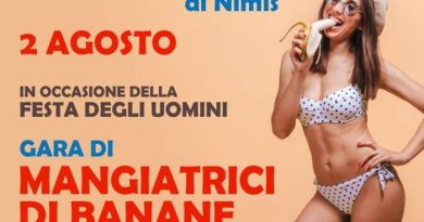 Gara di mangiatrici di banane: è bufera contro la festa degli uomini in Friuli