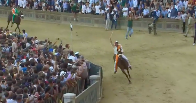 La contrada del Leocorno ha vinto il Palio di Siena