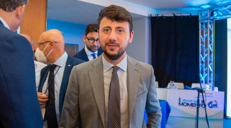 Raffaele La Regina, segretario del PD in Basilicata, ha ritirato la sua candidatura alle prossime elezioni per via delle sue frasi contro Israele