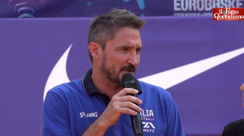 Milano, inaugurata la Fan zone di piazza Duomo per l’Eurobasket 2022 – il video