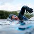Un avventuriero estremo nuota ininterrottamente per più di due giorni per battere il record di Loch Ness