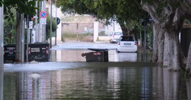 In Sicilia si è ribaltato un autobus di linea, forse a causa del maltempo: alcune persone sono rimaste ferite