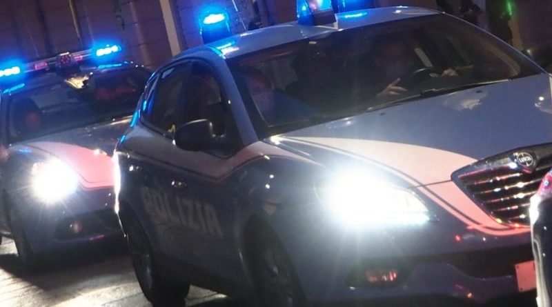 Avellino, sparatoria tra rapinatori e polizia durante l’inseguimento: morto un malvivente