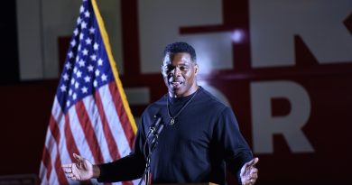 Herschel Walker “non merita” di essere il prossimo senatore della Georgia: Biden