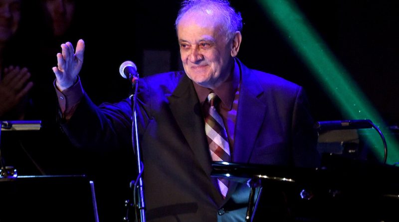 È morto il compositore Angelo Badalamenti, famoso soprattutto per la colonna sonora di “Twin Peaks”