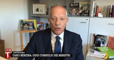 Caro benzina, Gomez a La7: “Ridicolo che i partiti al governo abbiano fatto campagna elettorale sul taglio delle accise senza poterlo realizzare”