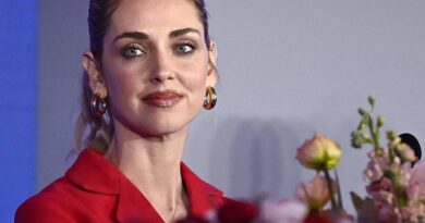 “Chiedetelo a lui”. Disastro in conferenza stampa a Sanremo per Ferragni