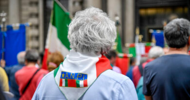 Insegnare “Faccetta nera” per capire la Resistenza. Scoppia la polemica in una scuola cremonese. La preside: “Solo un equivoco”