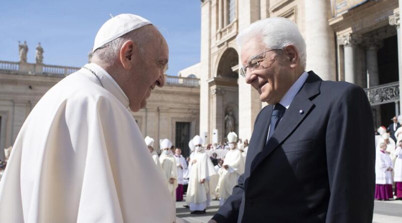 Mattarella al Papa: il suo impegno contro le disuguaglianze punto di riferimento per i governi