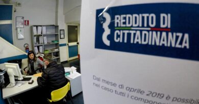 Reddito di cittadinanza: 10 indagati per truffa aggravata nel Napoletano