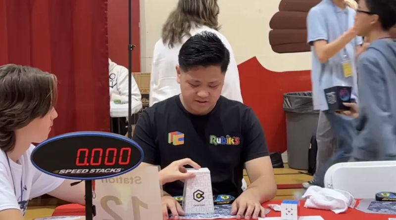 Il video in cui Max Park risolve il cubo di Rubik in 3.134 secondi, nuovo record del mondo