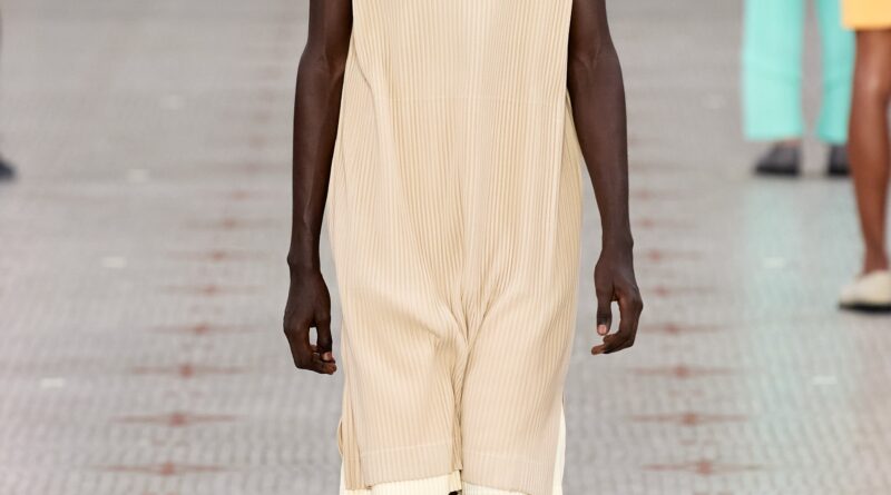 Homme Plissé Issey Miyake Primavera 2024 Uomo