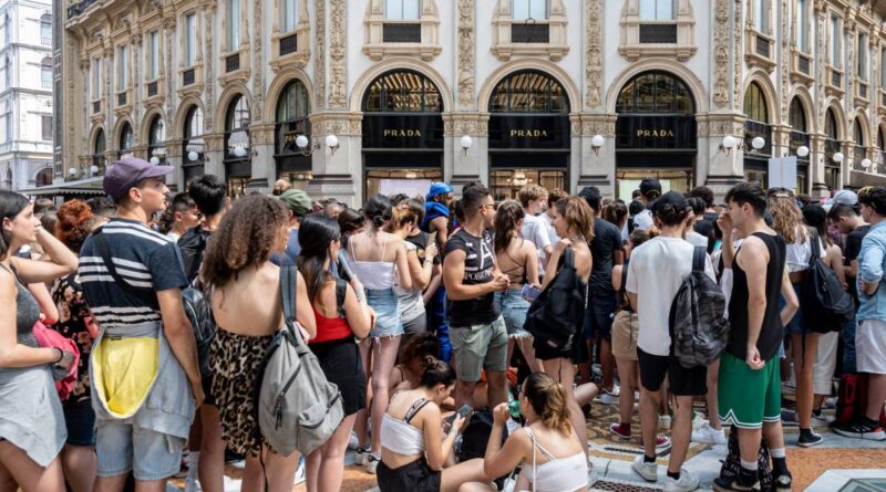 Con Fedez un altro concerto in Duomo. La rabbia dei commercianti in centro