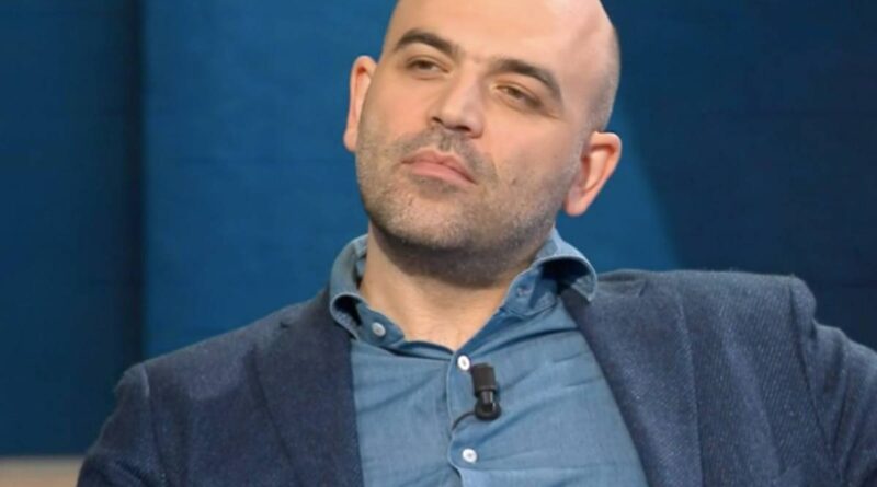 Una raffica di insulti senza fine: così Saviano infanga i suoi nemici