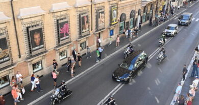 I funerali laici di Napolitano alla Camera, in aula anche Macron e Steinmeier