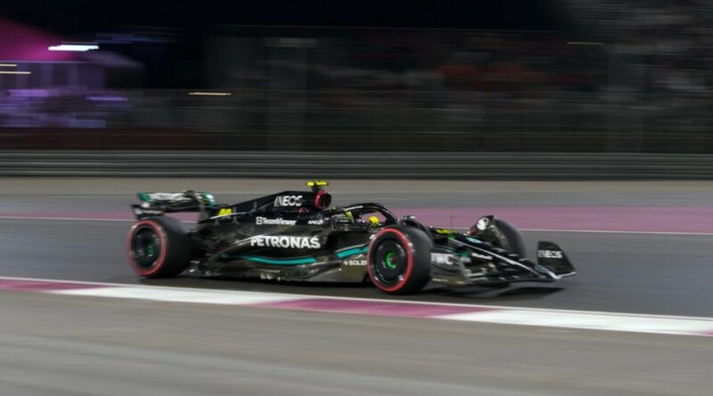 Formula 1, Max Verstappen in pole nel Gp del Qatar con la Red Bull. Leclerc sparso da 5°