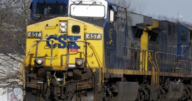 A Livingston, in Kentucky, centinaia di persone sono state evacuate dalle proprie case dopo il deragliamento di un treno che trasportava sostanze chimiche