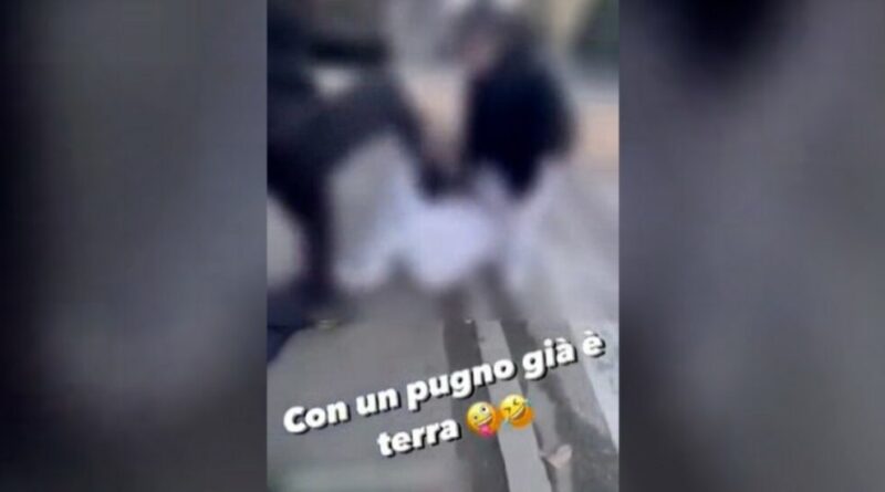 Calci e pugni in faccia a una ragazzina di 13 anni da parte di due coetanee che filmano l’aggressione e la mettono sui social: denunciate