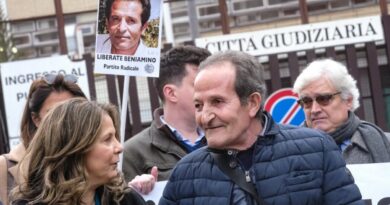 Beniamino Zuncheddu assolto dopo 33 anni di carcere: “La fine di un incubo”. La sentenza del processo di revisione per la strage di Sinnai