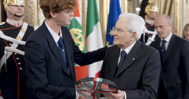 Mattarella: ‘Apprezzo la sua semplicità’. Sinner: “Oggi ho imparato tanto dal presidente sul tennis”