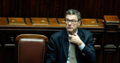 Giorgetti: valutiamo l’esenzione Irpef per settore agricolo