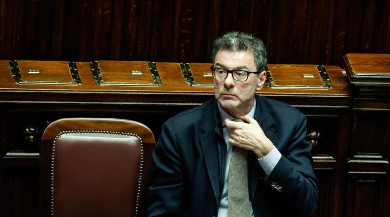 Giorgetti: valutiamo l’esenzione Irpef per settore agricolo