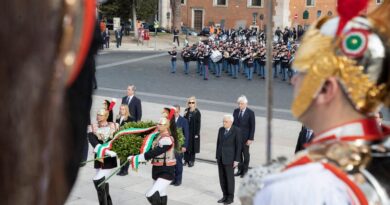 Giornata dell’Unità nazionale, Mattarella: “Carta, inno e Tricolore simboleggiano la Repubblica”