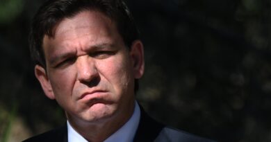 Ron DeSantis sta tornando ai suoi vecchi trucchi