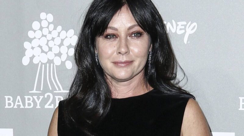 Shannen Doherty a sorpresa: “Morirò prima di mamma, vendo tutto e viaggio con lei”