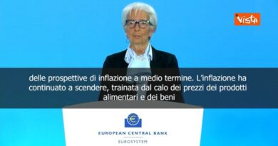 La Bce lascia invariati i tassi, l’annuncio di Lagarde: “Confermata la nostra precedente valutazione delle prospettive di inflazione”