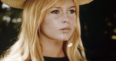 Frangetta Bardot: La tendenza dei capelli della Costa Azzurra che sta bene a tutti