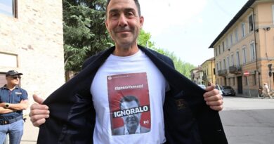 Vannacci non è eleggibile, nel Centro Italia lo blocca il Codice militare: “Non può presentarsi dove ha già lavorato”