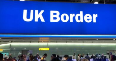 Caos negli aeroporti del Regno Unito per i problemi di frontiera a livello nazionale