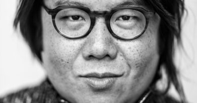 Con “Bugie e matrimoni”, Kevin Kwan torna a immergersi in un dramma ultraricco