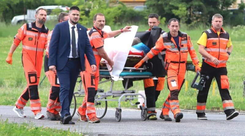 Spari contro il premier slovacco Robert Fico: “In coma farmacologico”. Arrestato un 71enne