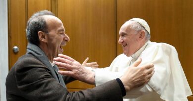 Il Papa chiuderà la Giornata mondiale dei bambini con Benigni