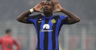 Thuram con Henry: “Grazie a lui entro in campo per ammazzare l’avversario. Voglio un’annata da 20 gol e 20 assist”.