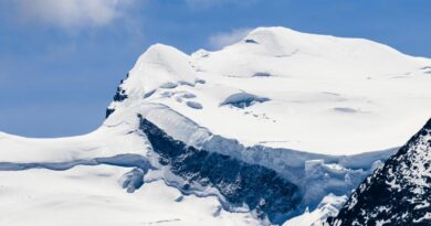 Valanga sulle Alpi svizzere, uccisi due scialpinisti lecchesi