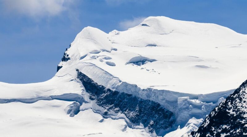 Valanga sulle Alpi svizzere, uccisi due scialpinisti lecchesi