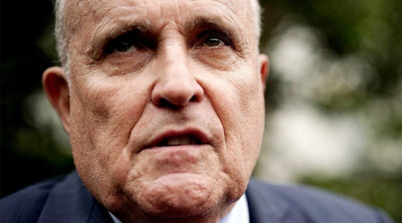 Rudy Giuliani aggiunge “è andato in bagno con il microfono zoom acceso” alla lunga lista di esempi del suo pessimo uso della tecnologia