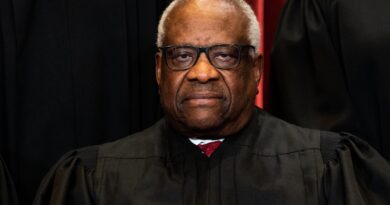 Clarence Thomas riflette sulla revisione della segregazione scolastica