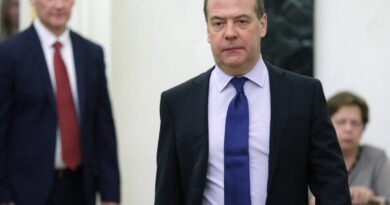 “Se gli Usa attaccano sarà guerra mondiale”. La nuova minaccia di Medvedev